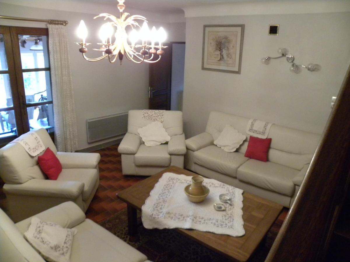 Les Vallons Holiday Home Lioux Buitenkant foto